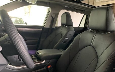Toyota Highlander, 2026 год, 5 520 000 рублей, 32 фотография