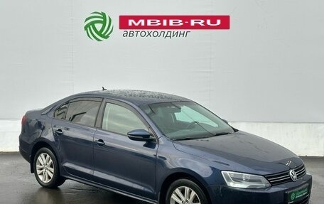 Volkswagen Jetta VII, 2011 год, 695 000 рублей, 3 фотография