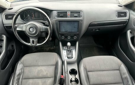 Volkswagen Jetta VII, 2011 год, 695 000 рублей, 11 фотография