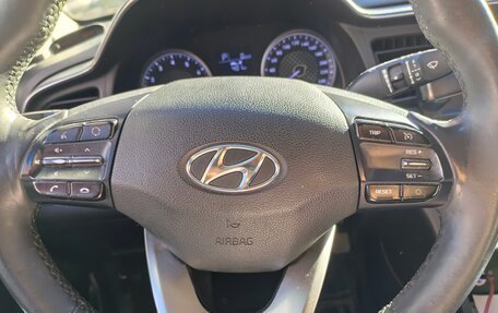 Hyundai Elantra VI, 2019 год, 1 000 000 рублей, 7 фотография