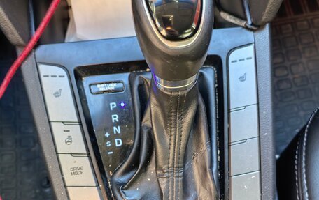 Hyundai Elantra VI, 2019 год, 1 000 000 рублей, 15 фотография