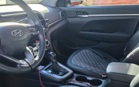 Hyundai Elantra VI, 2019 год, 1 000 000 рублей, 17 фотография