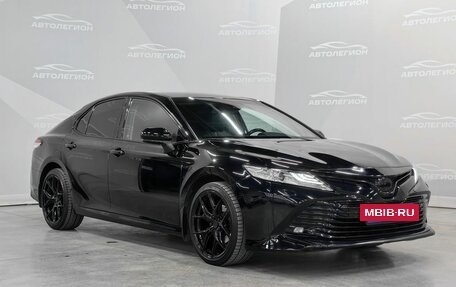 Toyota Camry, 2019 год, 2 999 000 рублей, 3 фотография