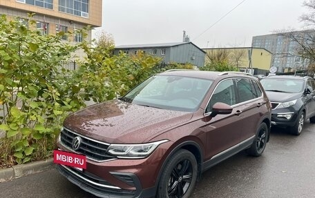 Volkswagen Tiguan II, 2021 год, 3 100 000 рублей, 2 фотография