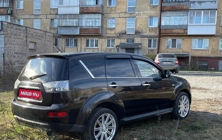 Mitsubishi Outlander III рестайлинг 3, 2008 год, 725 000 рублей, 4 фотография