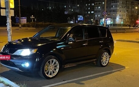 Mitsubishi Outlander III рестайлинг 3, 2008 год, 725 000 рублей, 11 фотография