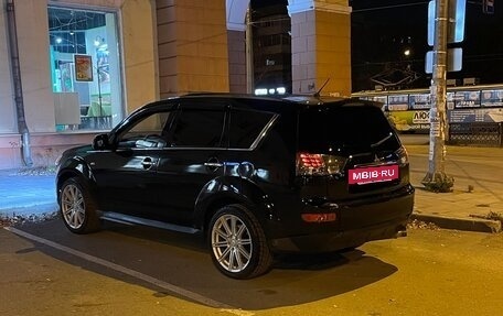 Mitsubishi Outlander III рестайлинг 3, 2008 год, 725 000 рублей, 13 фотография