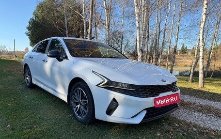 KIA K5, 2021 год, 1 690 000 рублей, 2 фотография
