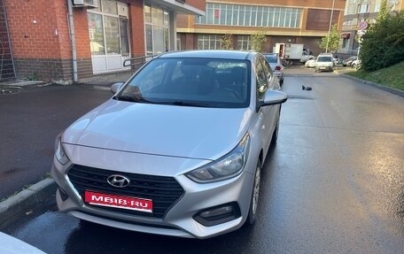 Hyundai Solaris II рестайлинг, 2018 год, 1 350 000 рублей, 1 фотография