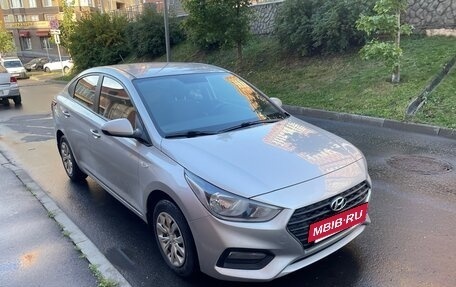 Hyundai Solaris II рестайлинг, 2018 год, 1 350 000 рублей, 4 фотография