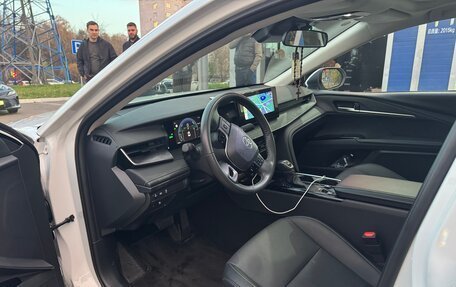 Toyota Camry, 2024 год, 3 900 000 рублей, 2 фотография