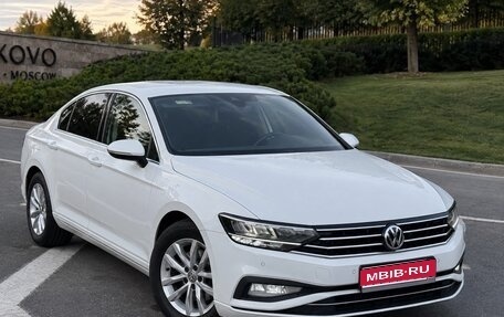 Volkswagen Passat B8 рестайлинг, 2019 год, 2 500 000 рублей, 1 фотография