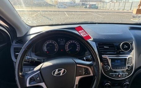 Hyundai Solaris II рестайлинг, 2014 год, 1 000 000 рублей, 10 фотография