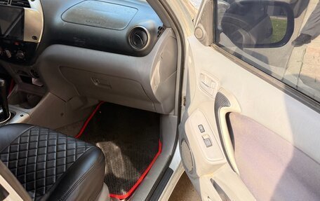 Toyota RAV4, 2000 год, 750 000 рублей, 13 фотография