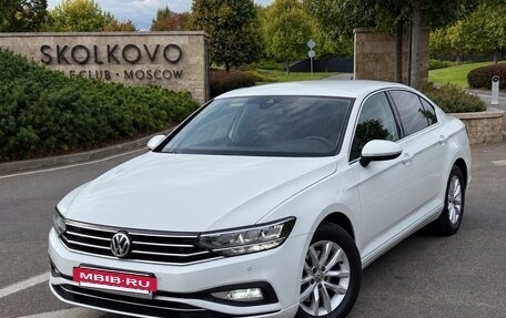 Volkswagen Passat B8 рестайлинг, 2019 год, 2 500 000 рублей, 2 фотография