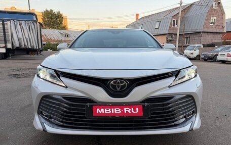 Toyota Camry, 2019 год, 2 700 000 рублей, 1 фотография