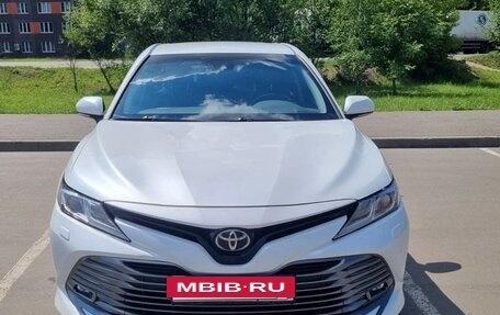 Toyota Camry, 2019 год, 2 700 000 рублей, 3 фотография