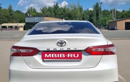 Toyota Camry, 2019 год, 2 700 000 рублей, 4 фотография