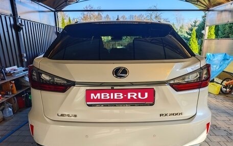 Lexus RX IV рестайлинг, 2016 год, 4 500 000 рублей, 3 фотография