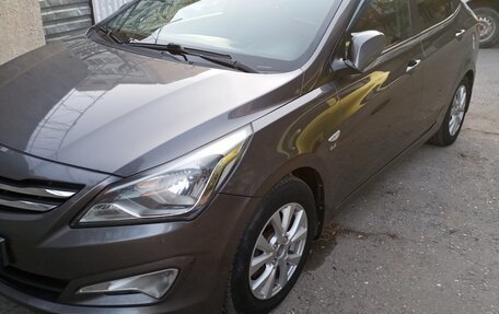 Hyundai Solaris II рестайлинг, 2015 год, 1 180 000 рублей, 2 фотография