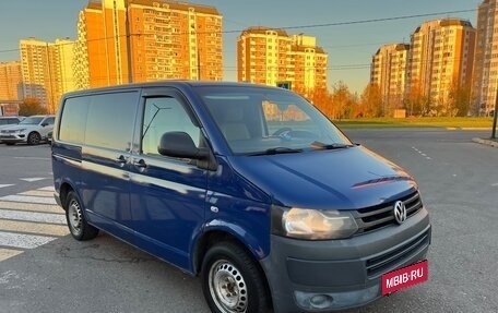 Volkswagen Transporter T5 рестайлинг, 2010 год, 900 000 рублей, 2 фотография