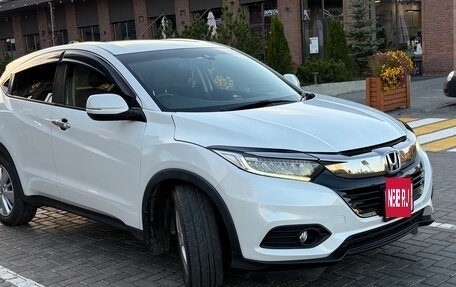 Honda Vezel, 2018 год, 1 580 000 рублей, 2 фотография