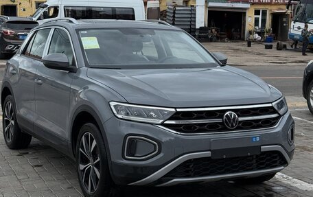 Volkswagen T-Roc I, 2026 год, 2 330 000 рублей, 1 фотография