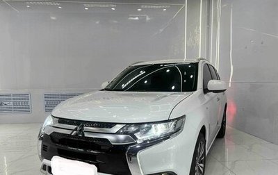 Mitsubishi Outlander III рестайлинг 3, 2022 год, 2 200 000 рублей, 1 фотография