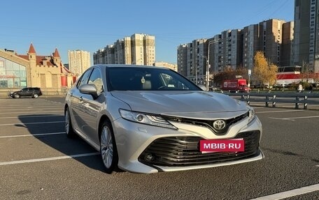 Toyota Camry, 2019 год, 2 950 000 рублей, 1 фотография