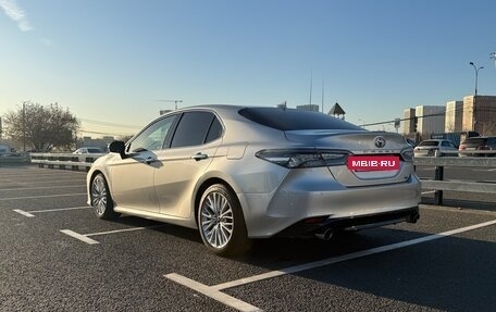 Toyota Camry, 2019 год, 2 950 000 рублей, 3 фотография
