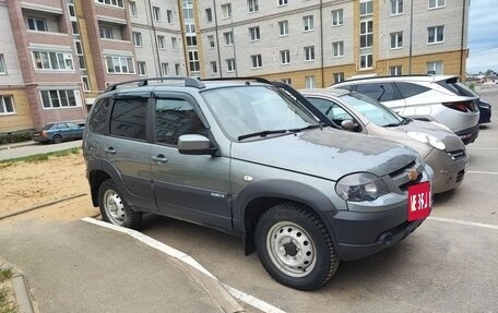 Chevrolet Niva I рестайлинг, 2018 год, 980 000 рублей, 2 фотография