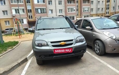 Chevrolet Niva I рестайлинг, 2018 год, 980 000 рублей, 3 фотография