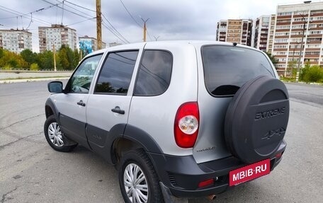 Chevrolet Niva I рестайлинг, 2019 год, 630 000 рублей, 3 фотография