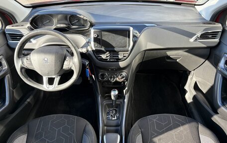 Peugeot 2008 II, 2016 год, 1 319 000 рублей, 10 фотография