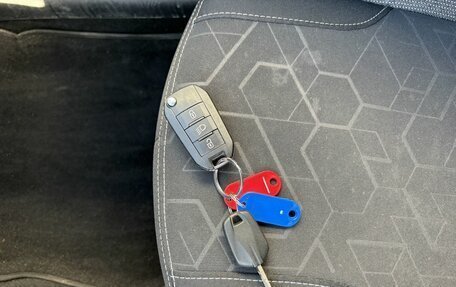 Peugeot 2008 II, 2016 год, 1 319 000 рублей, 18 фотография
