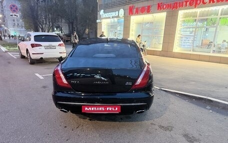 Jaguar XJ IV (X351), 2017 год, 4 200 000 рублей, 7 фотография