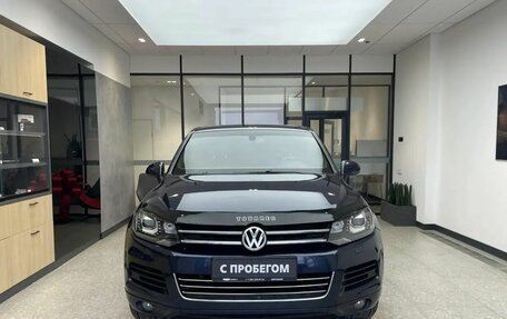 Volkswagen Touareg III, 2012 год, 1 950 000 рублей, 2 фотография