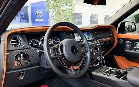 Rolls-Royce Cullinan, 2026 год, 38 000 000 рублей, 17 фотография