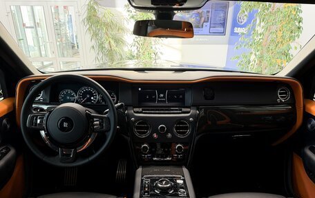 Rolls-Royce Cullinan, 2026 год, 38 000 000 рублей, 23 фотография