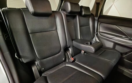 Mitsubishi Outlander III рестайлинг 3, 2012 год, 1 543 000 рублей, 14 фотография