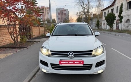 Volkswagen Touareg III, 2010 год, 1 689 000 рублей, 2 фотография