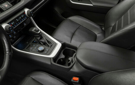 Toyota RAV4, 2020 год, 2 620 000 рублей, 16 фотография