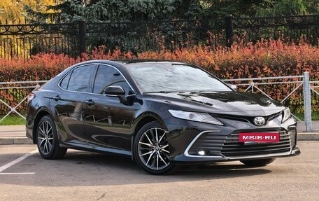 Toyota Camry, 2021 год, 2 990 000 рублей, 4 фотография