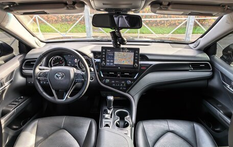 Toyota Camry, 2021 год, 2 990 000 рублей, 16 фотография