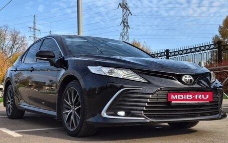 Toyota Camry, 2021 год, 2 990 000 рублей, 6 фотография