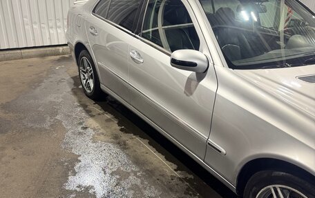 Mercedes-Benz E-Класс, 2004 год, 800 000 рублей, 2 фотография
