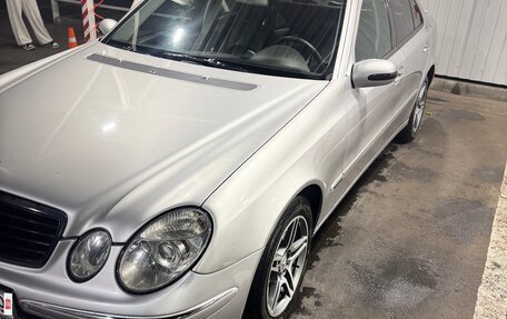 Mercedes-Benz E-Класс, 2004 год, 800 000 рублей, 6 фотография