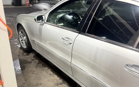 Mercedes-Benz E-Класс, 2004 год, 800 000 рублей, 5 фотография