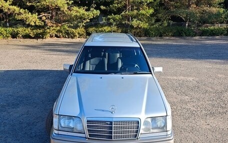 Mercedes-Benz E-Класс, 1994 год, 550 000 рублей, 2 фотография