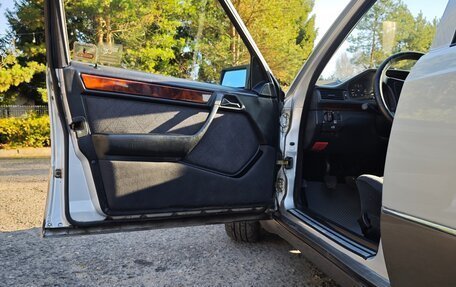 Mercedes-Benz E-Класс, 1994 год, 550 000 рублей, 8 фотография